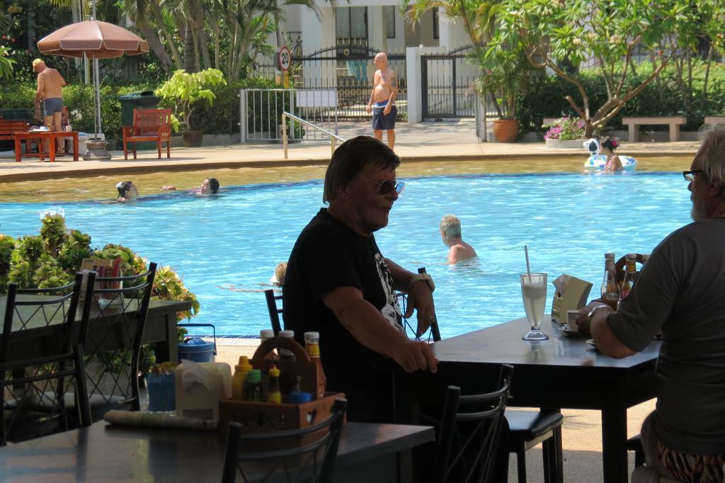 View Talay 1B Holidays Pattaya Extérieur photo